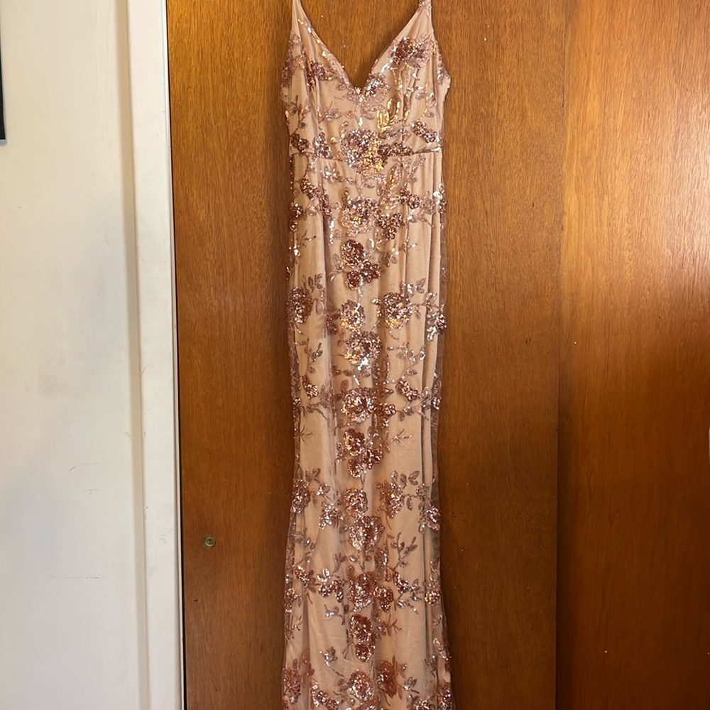 Lulus gown
